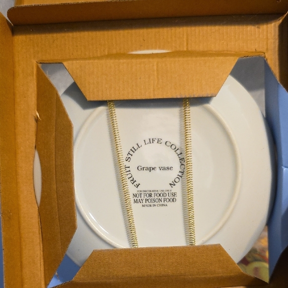 Classic Treasures Porcelain Collector Plates - Multicolor - Picture 7 of 9